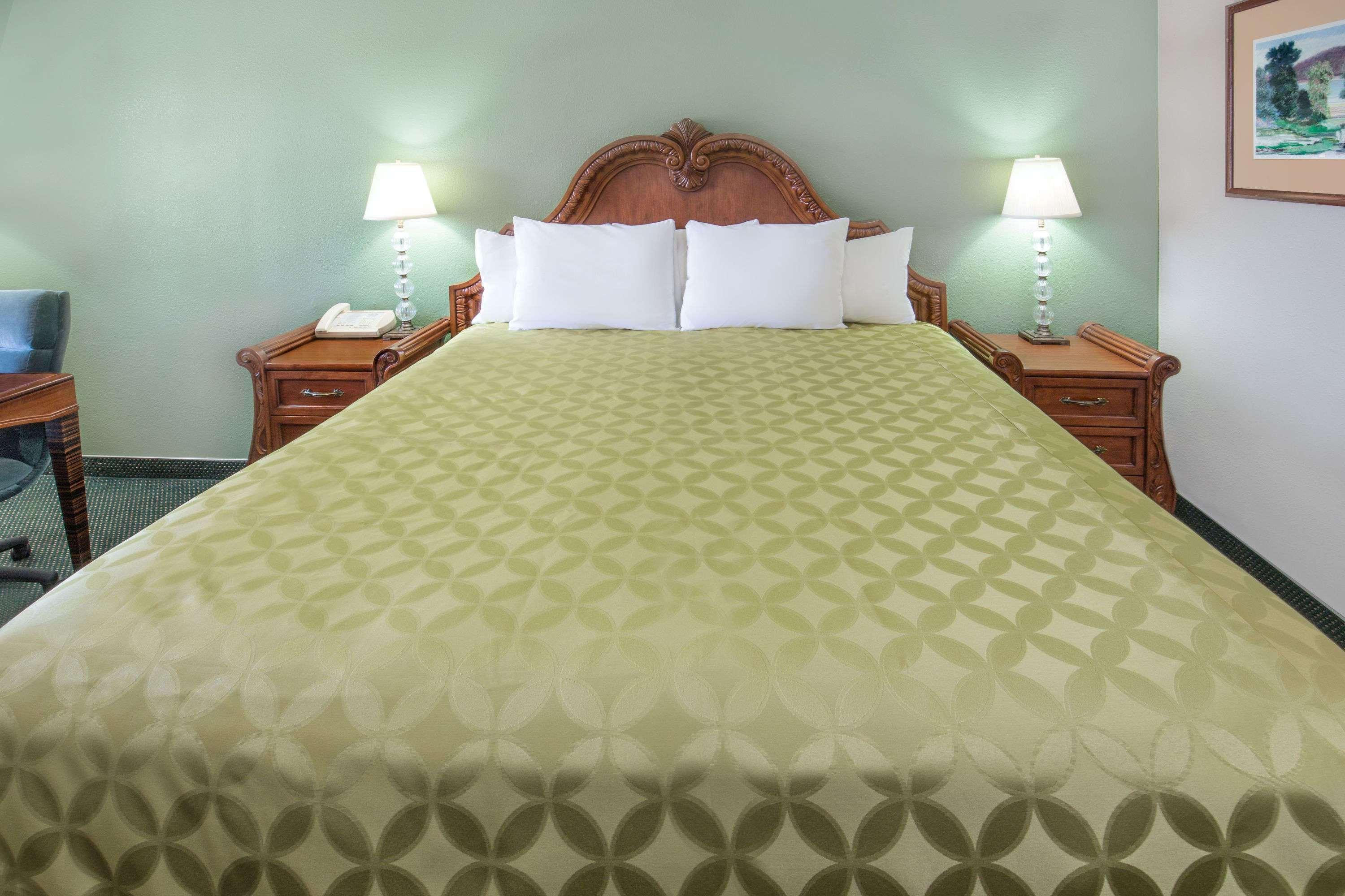 Days Inn By Wyndham Ontario Airport Εξωτερικό φωτογραφία