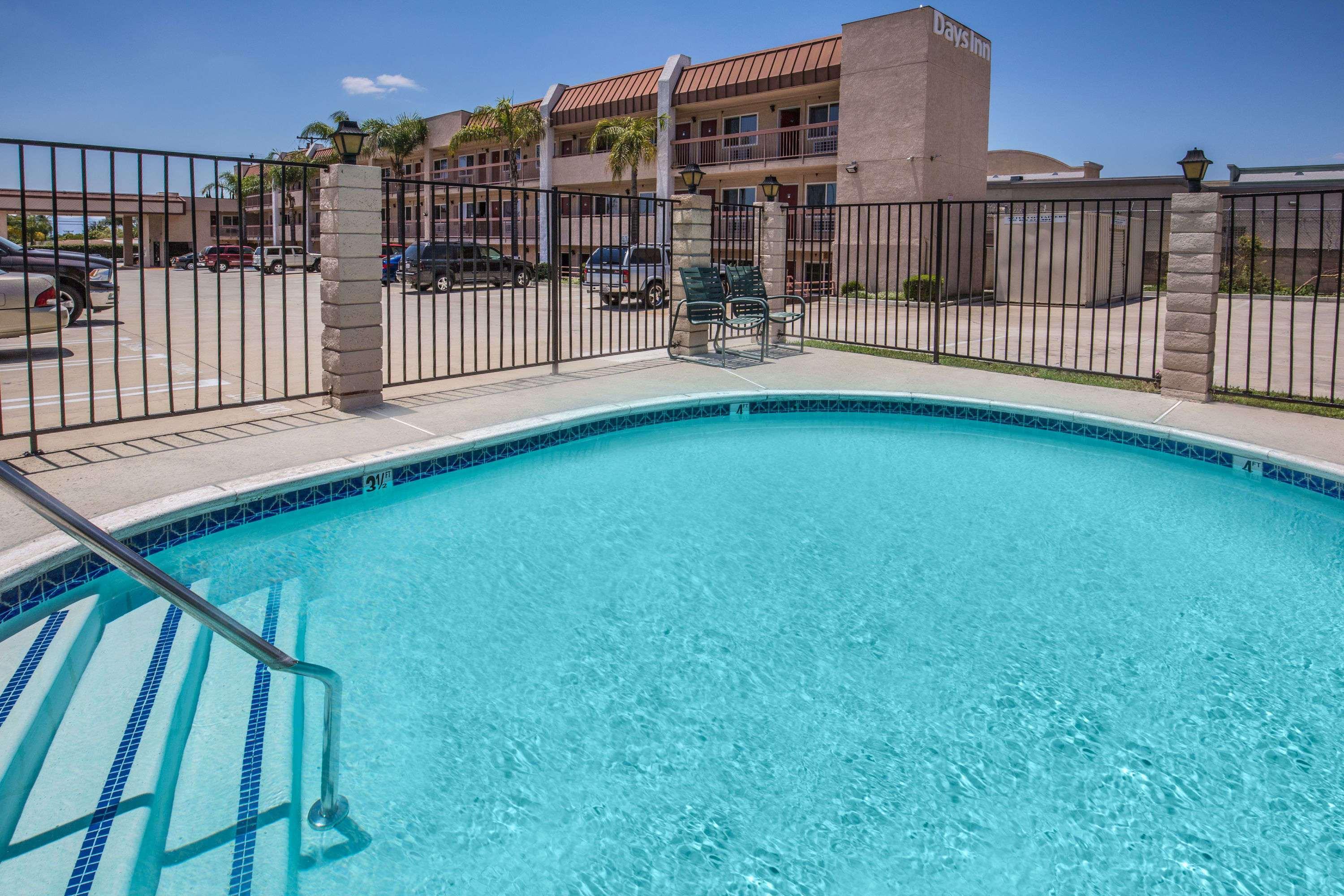 Days Inn By Wyndham Ontario Airport Εξωτερικό φωτογραφία