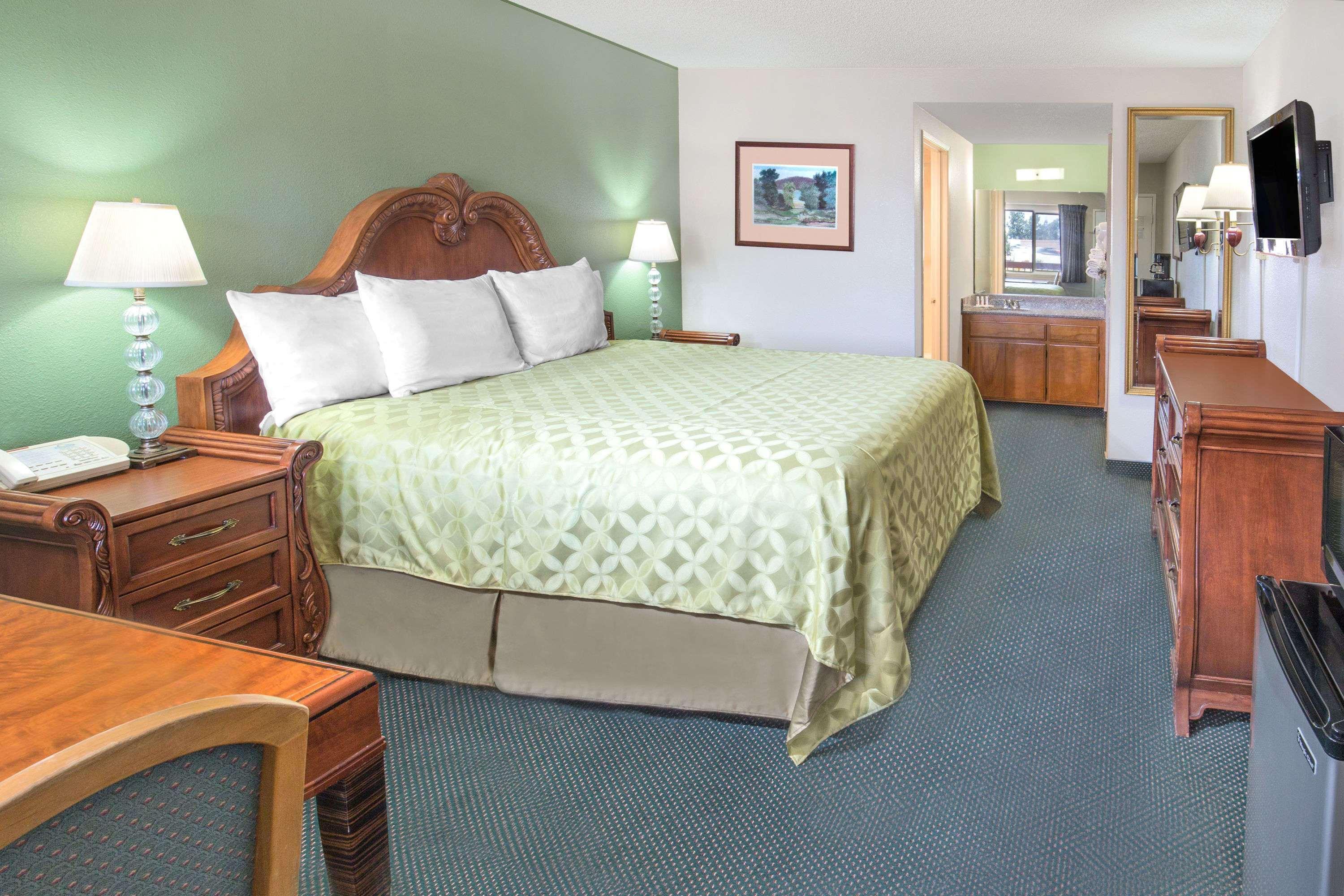 Days Inn By Wyndham Ontario Airport Εξωτερικό φωτογραφία