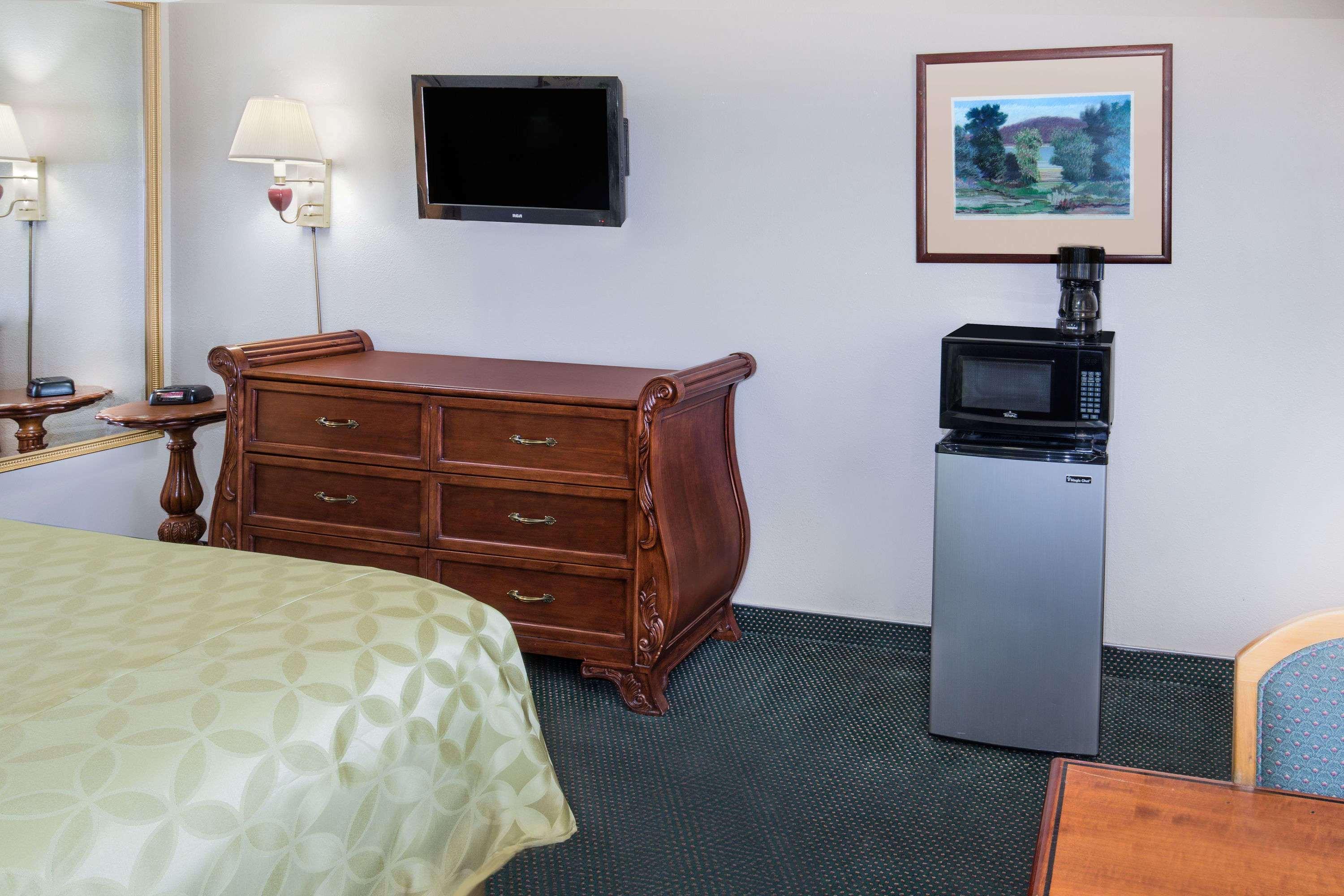 Days Inn By Wyndham Ontario Airport Εξωτερικό φωτογραφία