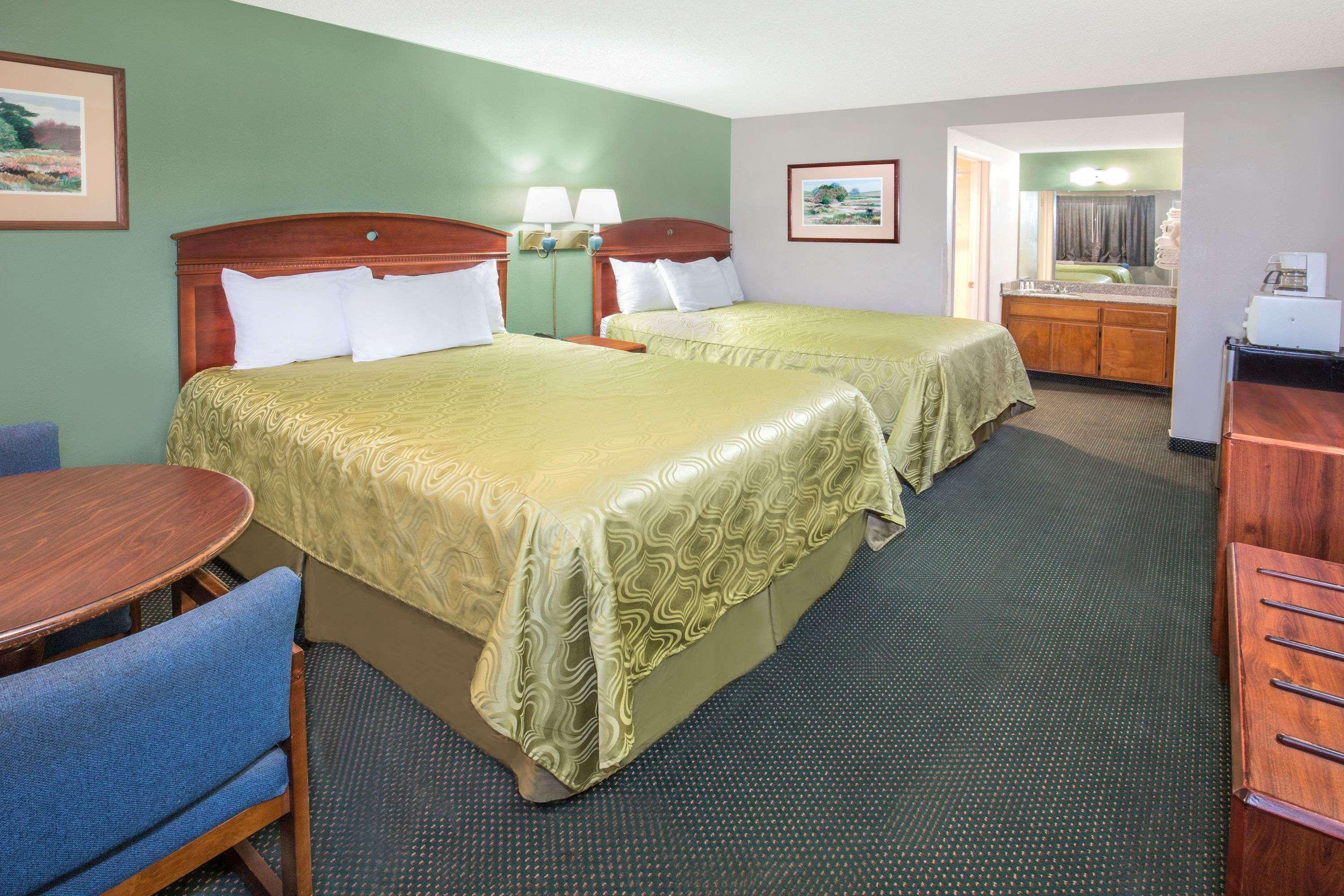 Days Inn By Wyndham Ontario Airport Εξωτερικό φωτογραφία