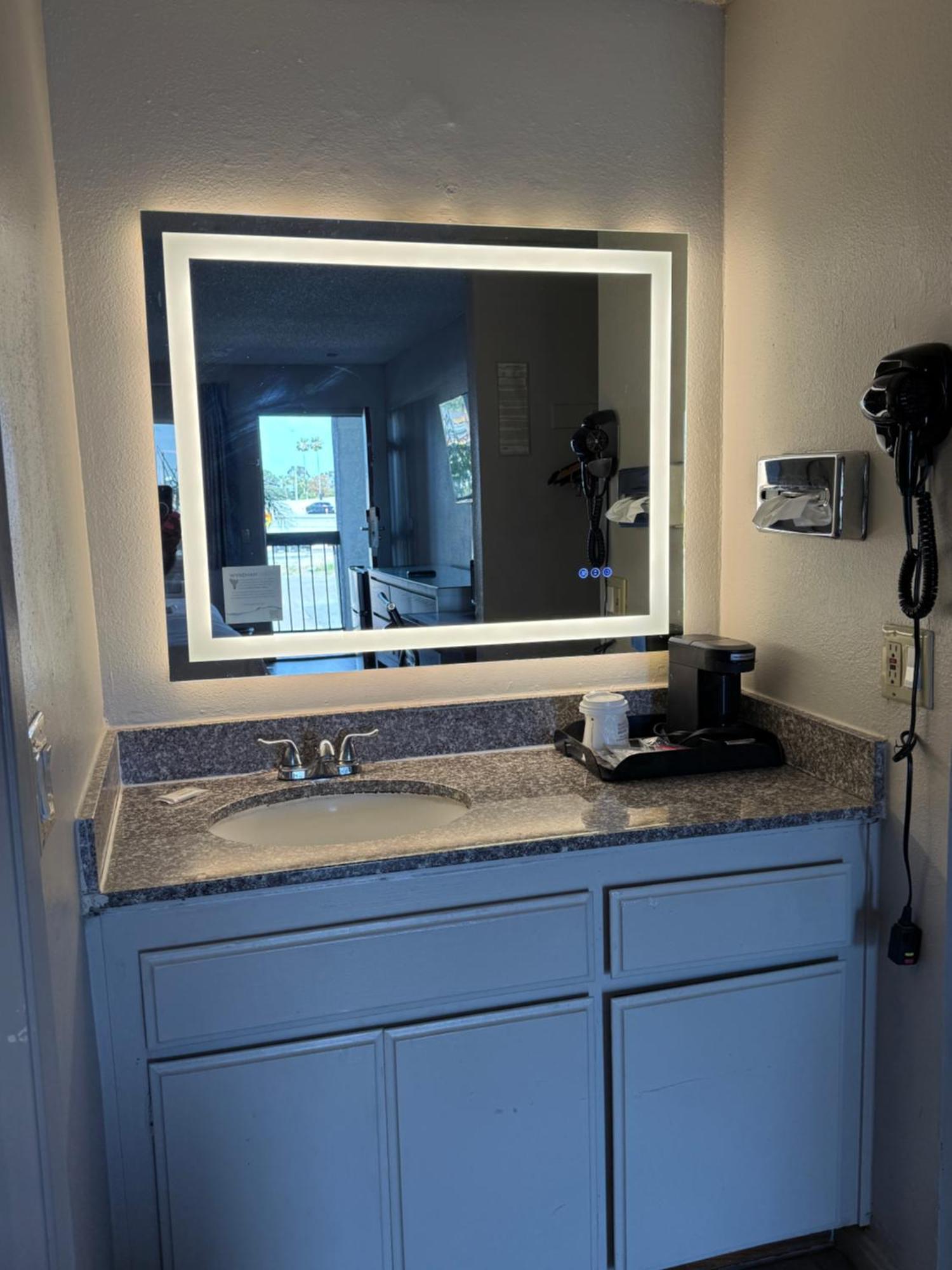 Days Inn By Wyndham Ontario Airport Εξωτερικό φωτογραφία