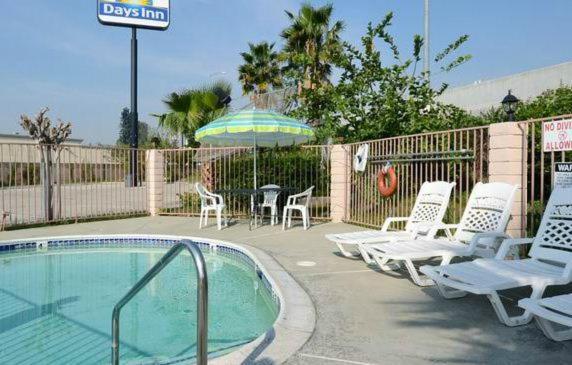 Days Inn By Wyndham Ontario Airport Εξωτερικό φωτογραφία