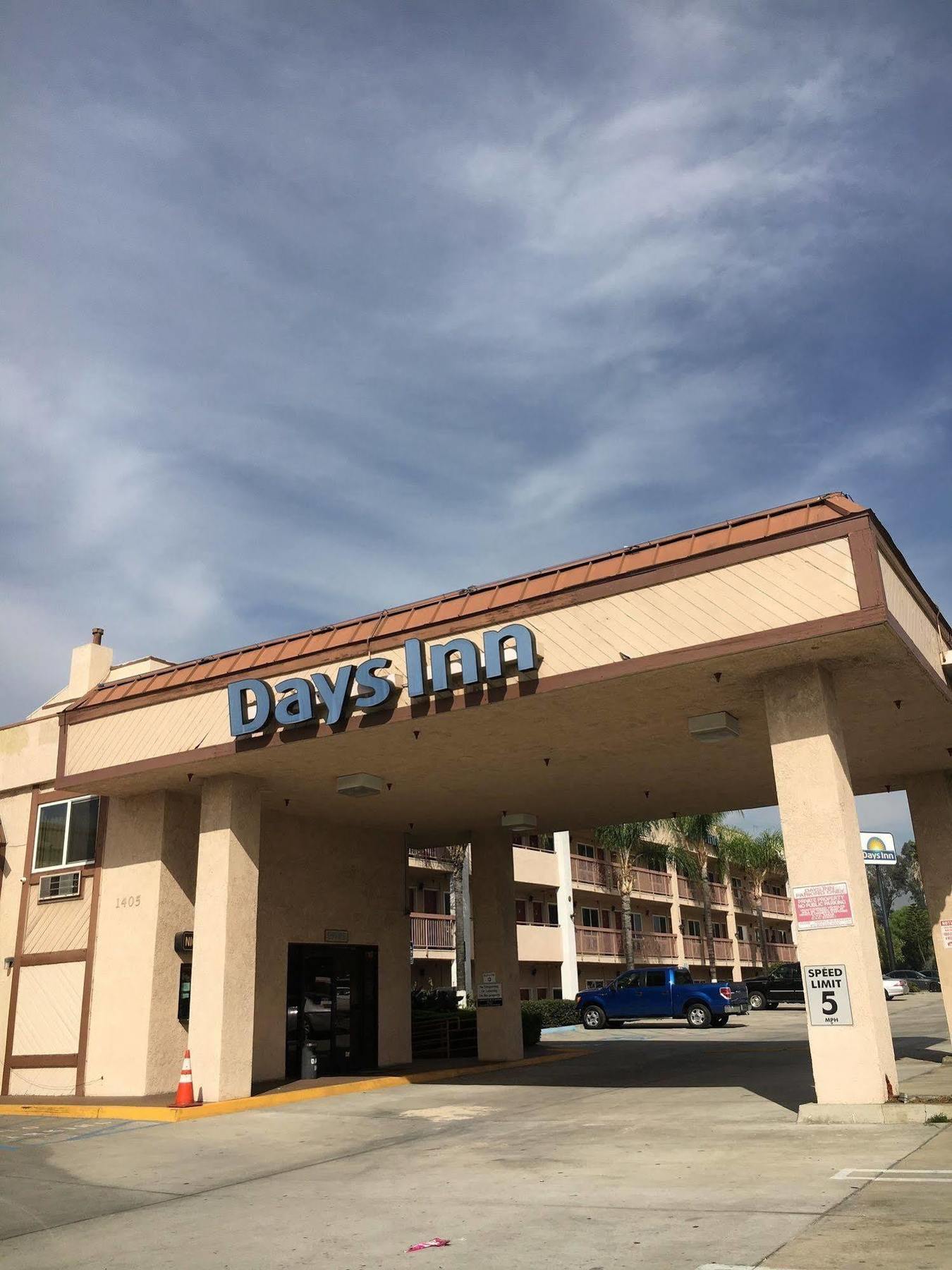 Days Inn By Wyndham Ontario Airport Εξωτερικό φωτογραφία