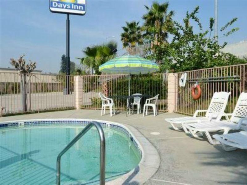 Days Inn By Wyndham Ontario Airport Εξωτερικό φωτογραφία